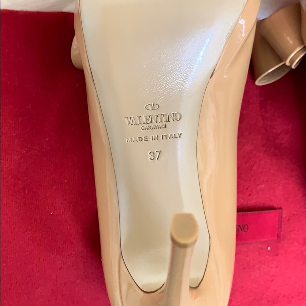 Valentino Garavani Bow Peep Toe Pumps - Picture 7 of 8